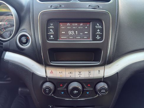 Used 2019 Dodge Journey SE w/ Premium Group FWD image 19