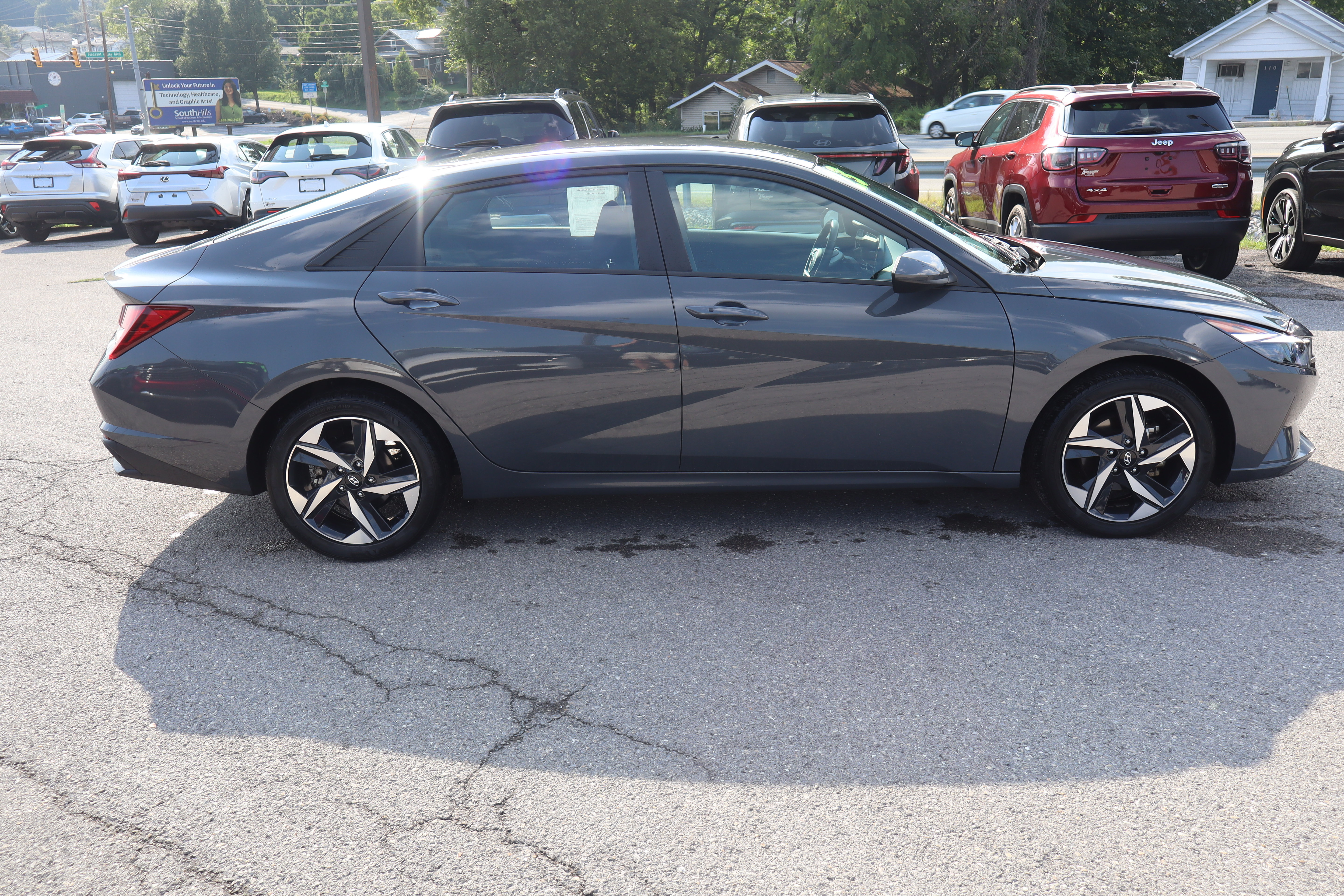 Certified 2023 Hyundai Elantra SEL w/ Convenience Package FWD image 2