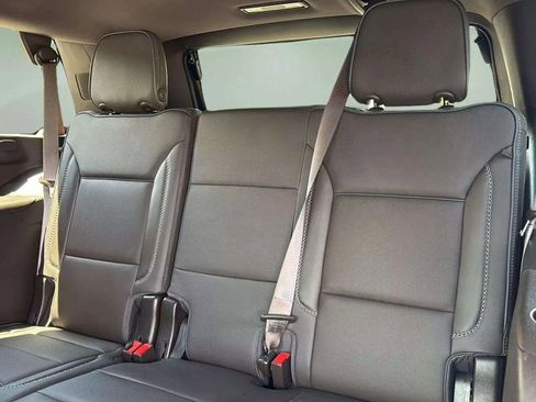 Used 2021 GMC Yukon Denali w/ Advanced Technology Package image 22