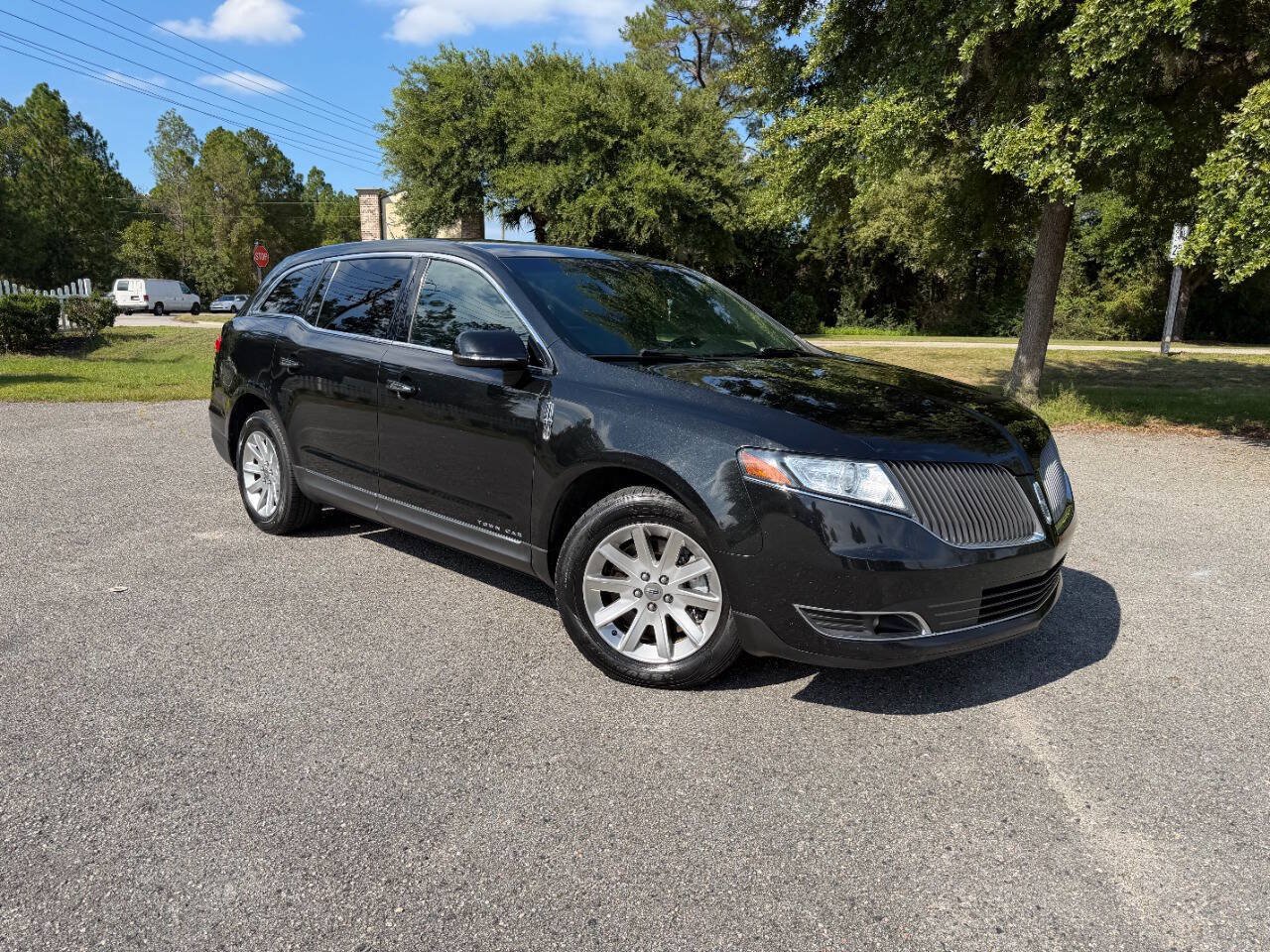 Used 2015 Lincoln MKT AWD image 8