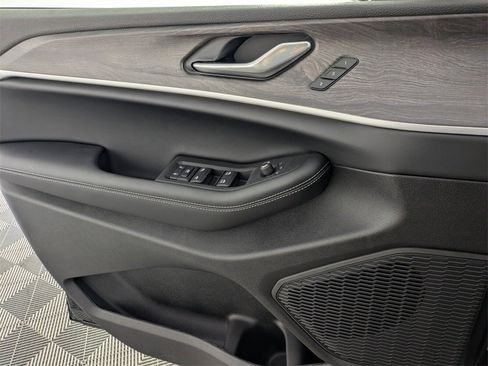 New 2025 Jeep Grand Cherokee Limited w/ Black Appearance Package image 27