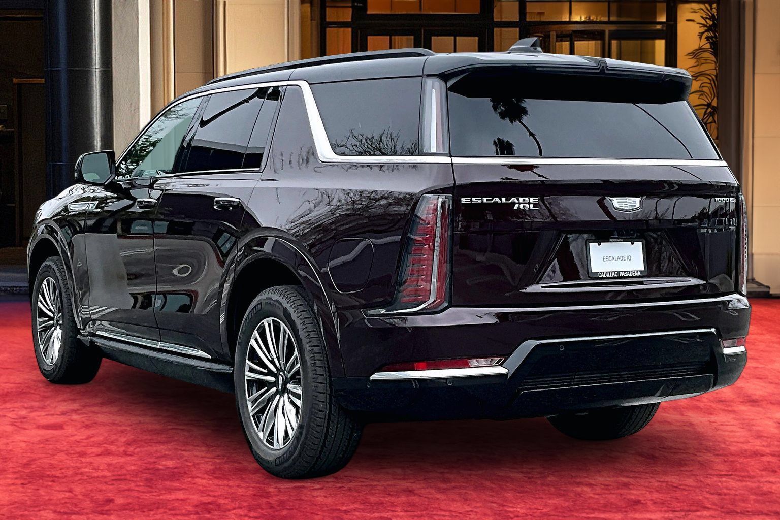 New 2026 Cadillac Escalade IQL Luxury w/ LPO, Floor Liner Package AWD/4WD image 4