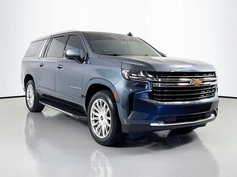 Used 2021 Chevrolet Suburban LT RWD image 3
