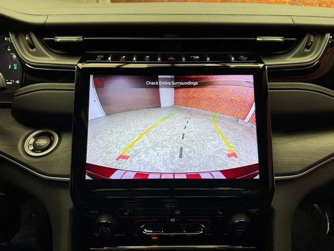 Used 2022 Jeep Grand Cherokee Limited 4xe image 21