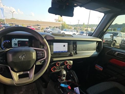 Used 2022 Ford Bronco 2-Door AWD/4WD image 18