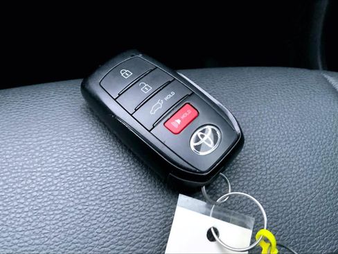 Used 2025 Toyota Grand Highlander FWD image 13