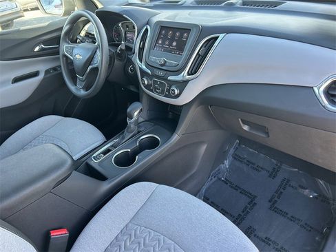 Used 2022 Chevrolet Equinox LS w/ LS Convenience Package image 8