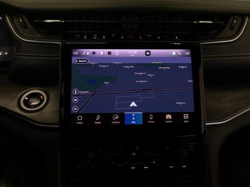 Used 2025 Jeep Grand Cherokee L Limited w/ Black Appearance Package RWD image 32