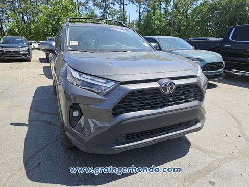 Used 2025 Toyota RAV4 XLE Premium image 4