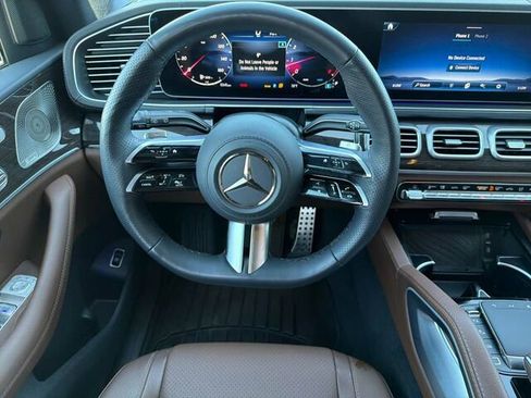 Certified 2025 Mercedes-Benz GLS 450 4MATIC image 18