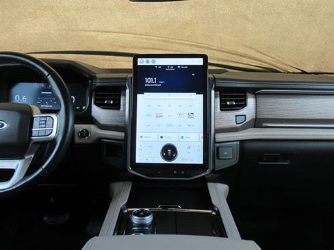 Used 2022 Ford Expedition Max Limited image 23