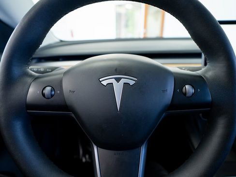 Used 2023 Tesla Model 3 Standard Range RWD image 31