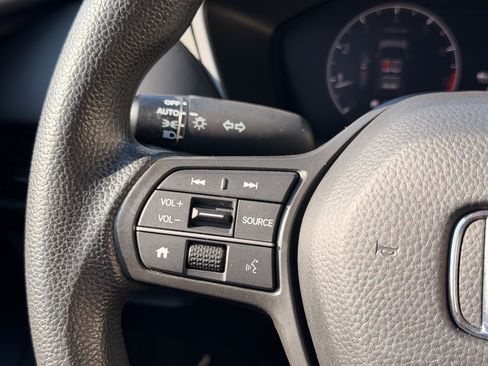Used 2023 Honda HR-V LX image 24
