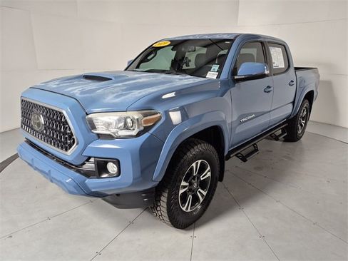 Used 2019 Toyota Tacoma TRD Sport image 1