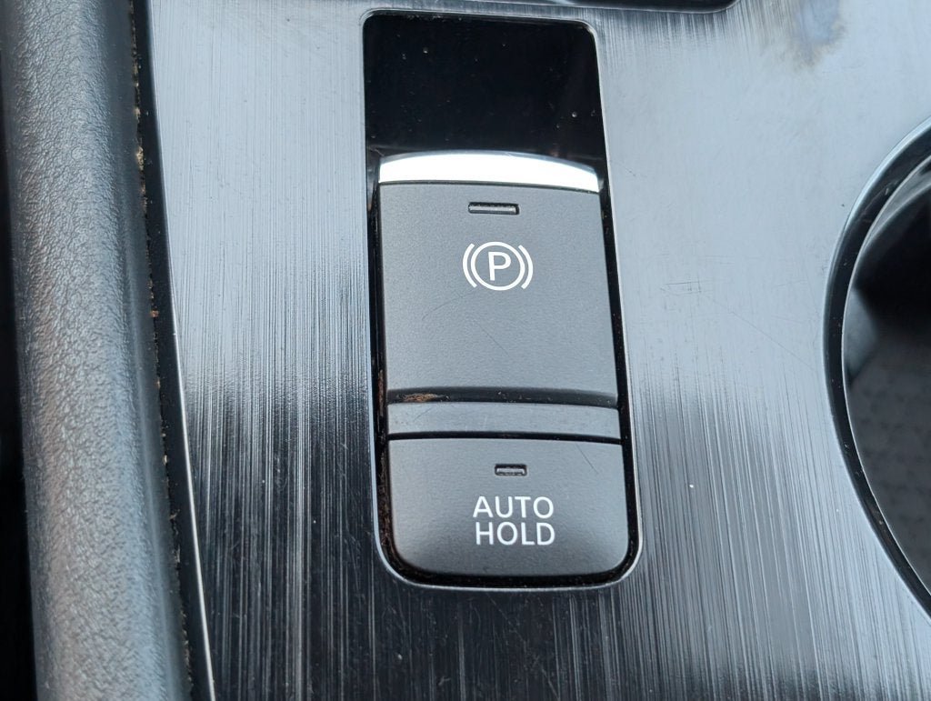Used 2024 Nissan Rogue S AWD/4WD image 23