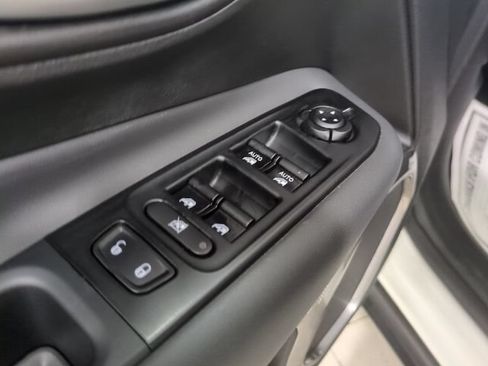 Used 2023 Jeep Renegade Limited AWD/4WD image 19
