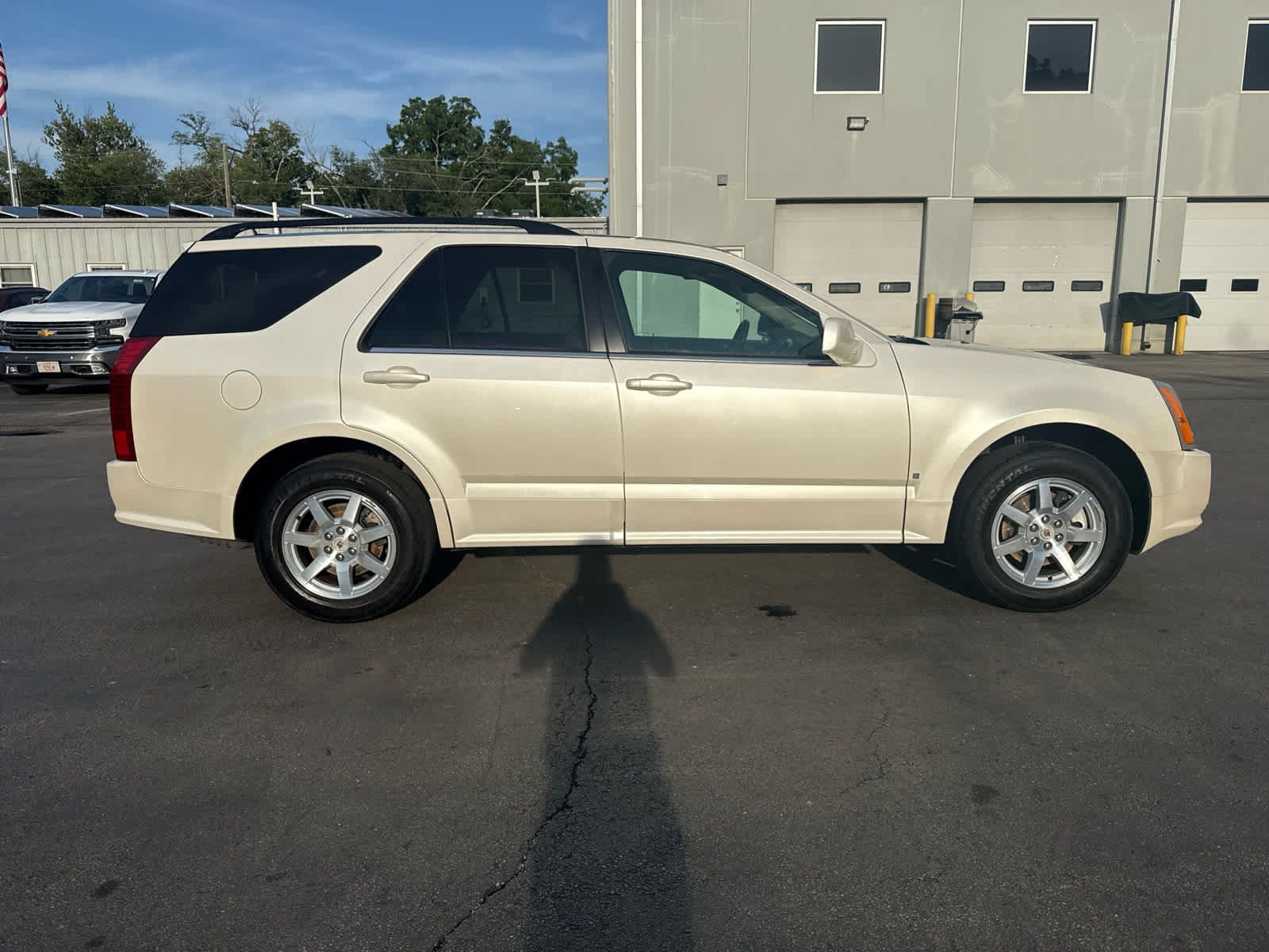 Used 2008 Cadillac SRX RWD image 2