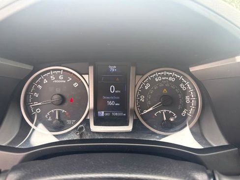 Used 2017 Toyota Tacoma SR5 w/ Tow Package RWD image 22