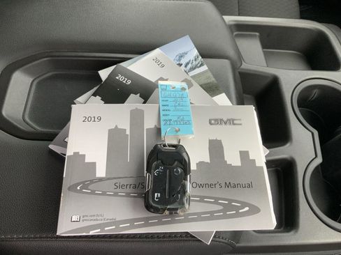Used 2019 GMC Sierra 1500 SLE w/ SLE Value Package image 70