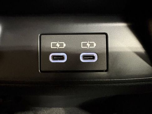 Used 2026 Toyota Corolla SE w/ SE Package FWD image 11