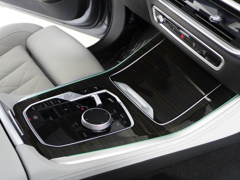 Used 2024 BMW X5 sDrive40i w/ Parking Assistance Package RWD image 15