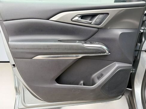 Used 2024 Chevrolet Traverse LT image 22