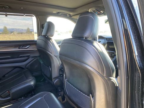 Certified 2024 Jeep Grand Cherokee L Limited w/ Luxury Tech Group II image 32