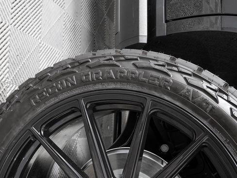 Used 2026 Cadillac Escalade V image 39