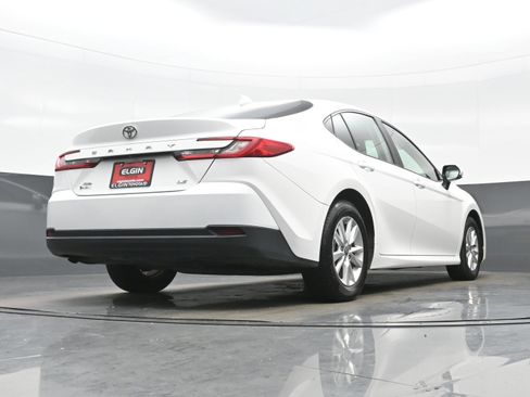 Used 2025 Toyota Camry LE w/ Convenience Package AWD/4WD image 32