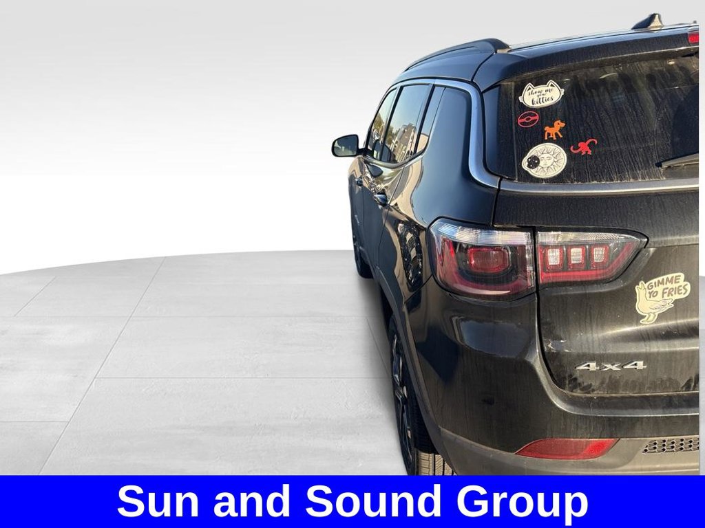Used 2022 Jeep Compass Limited w/ Sun and Sound Group AWD/4WD image 4