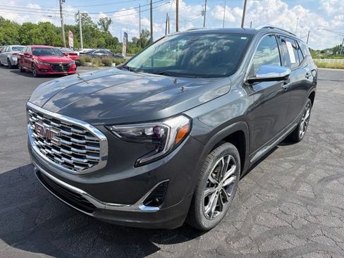 Used 2020 GMC Terrain Denali w/ Denali Premium Package AWD/4WD image 3