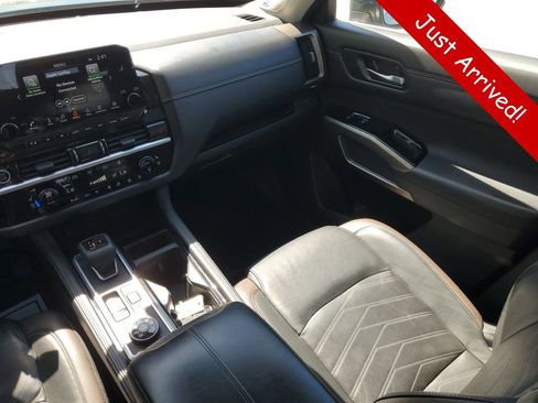 Used 2023 Nissan Pathfinder Platinum AWD/4WD image 16