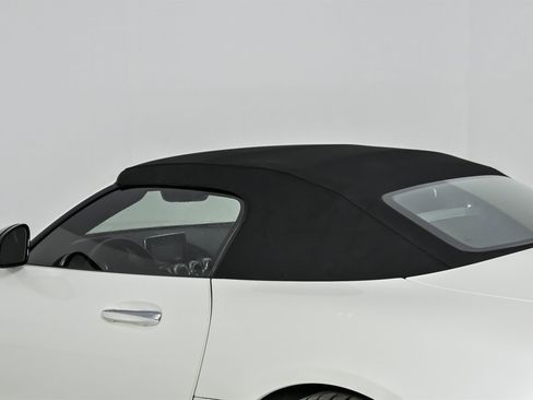 Used 2018 Mercedes-Benz AMG GT Roadster image 21