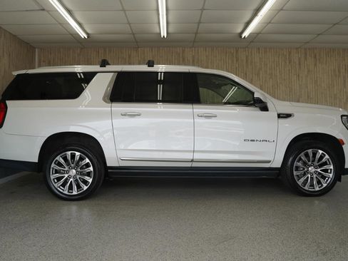 Used 2021 GMC Yukon XL Denali w/ Denali Premium Package AWD/4WD image 6