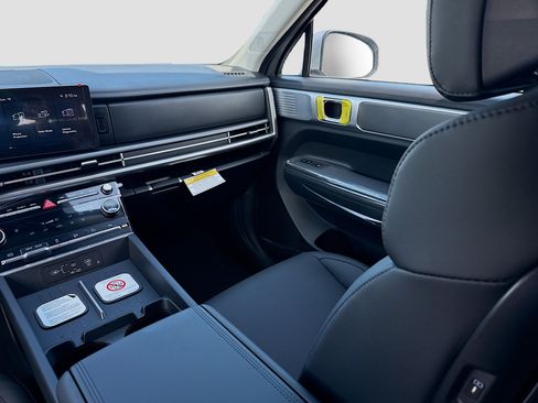 New 2026 Hyundai Santa Fe SEL w/ Tow & Go Package FWD image 16