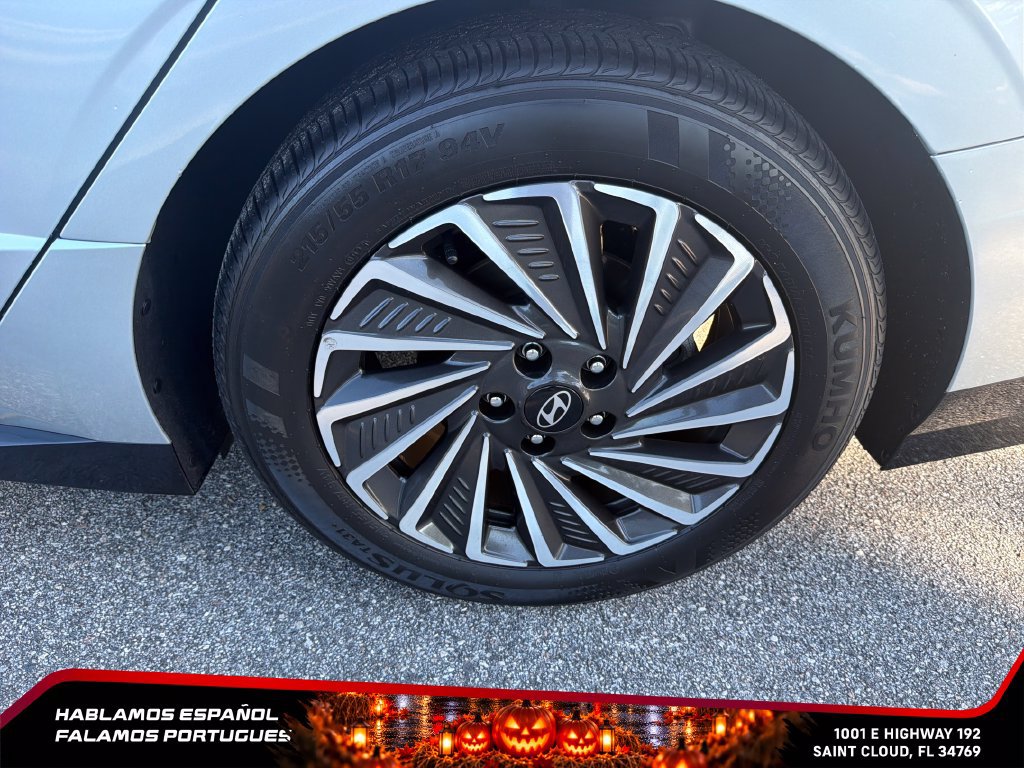 Used 2025 Hyundai Sonata Limited FWD image 11