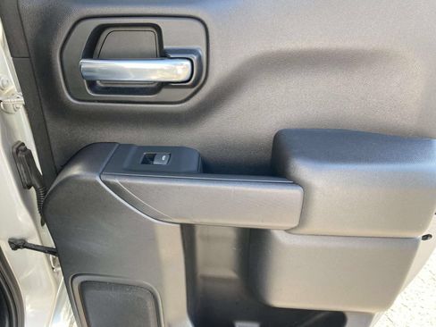 Used 2020 Chevrolet Silverado 1500 LT RWD image 17