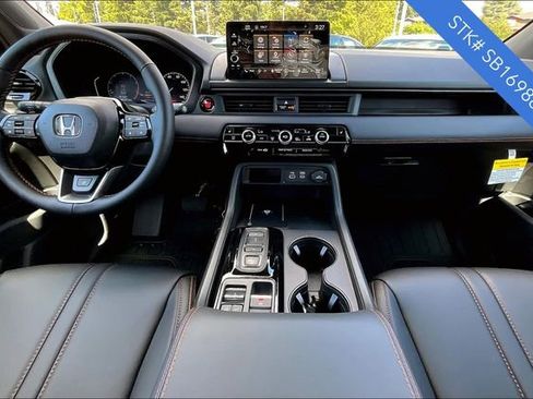 New 2025 Honda Pilot TrailSport image 5