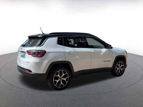 Used 2025 Jeep Compass Limited AWD/4WD image 14