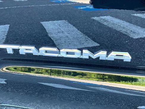 Certified 2021 Toyota Tacoma SR5 image 32