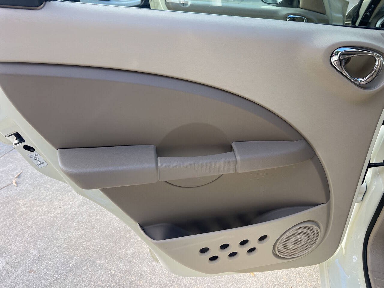 Used 2006 Chrysler PT Cruiser Limited FWD image 26