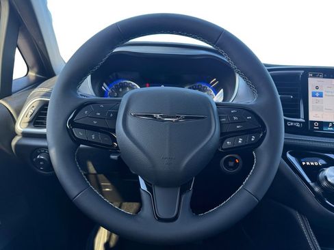 New 2026 Chrysler Pacifica Limited w/ S Appearance Package image 12