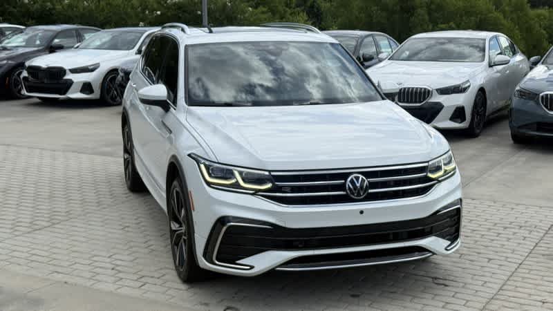 Used 2022 Volkswagen Tiguan SEL R-Line AWD/4WD image 8
