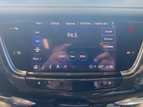 Used 2023 Cadillac XT6 Premium Luxury image 2