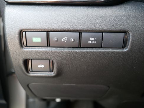 Certified 2023 Nissan Sentra SV FWD image 26