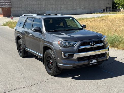 Used 2019 Toyota 4Runner Limited AWD/4WD image 2