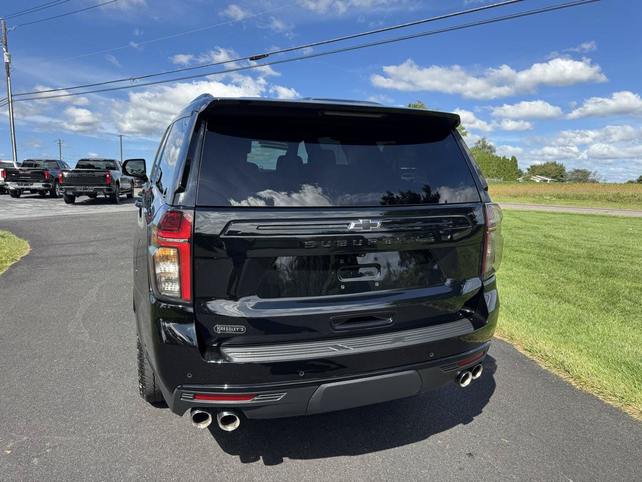 Used 2023 Chevrolet Suburban Z71 w/ Off-Road Capability Package AWD/4WD image 5