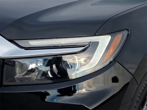 Used 2024 Honda Passport EX-L image 3