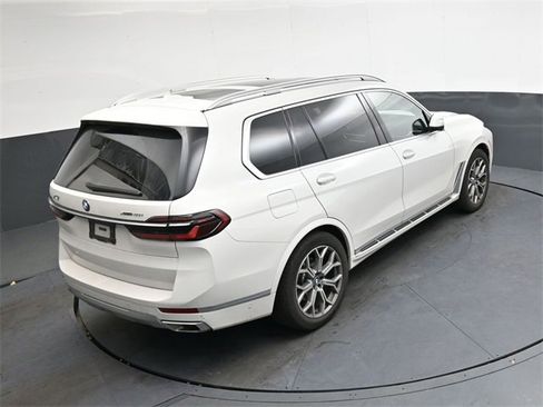 Used 2025 BMW X7 xDrive40i image 18