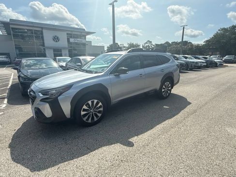 Used 2025 Subaru Outback Limited w/ Popular Package #2 AWD/4WD image 4